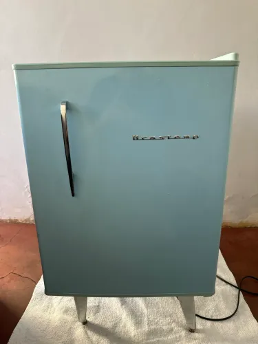 Mini Geladeira Brastemp Retrô Azul bebê - Compacta 80L - 220V