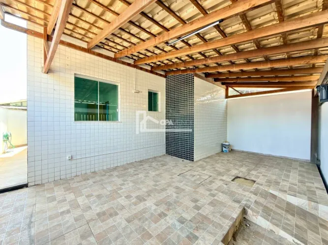 Apartamento com Área Privativa no bairro Candelária, 2 Quartos, 1 Suíte e 2 Vagas.