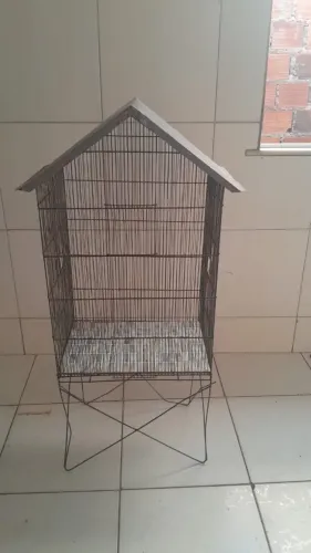 Vende-se gaiola