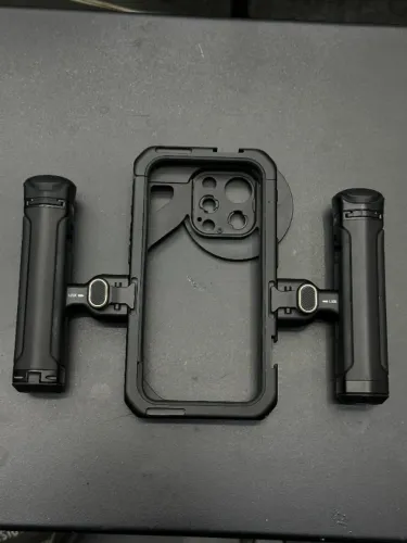 SmallRig Mobile Video Cage para iPhone 15 Pro 