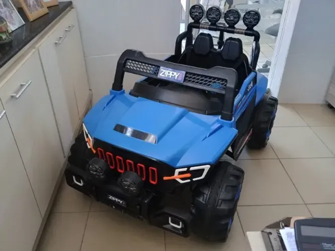 Carro elétrico Zippy toys 4x4