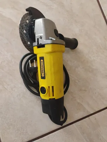 Máquina de cortar ferro Esmerilhadeira