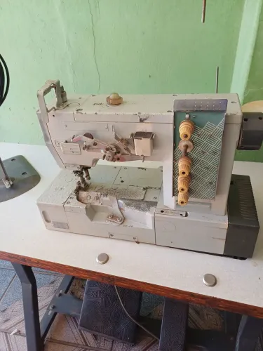 Maquina galoneira