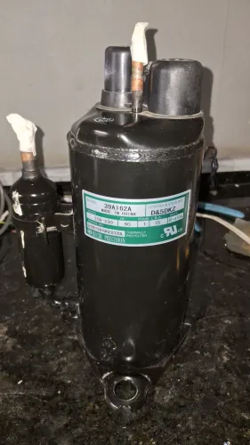 Compressor Rotativo Rechi modelo 39A162A 9 a 10000Btus usado