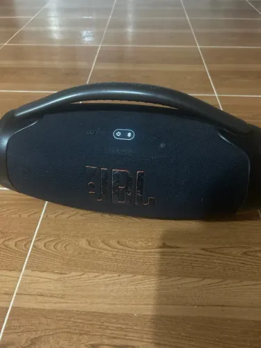 JBL BOMBOX