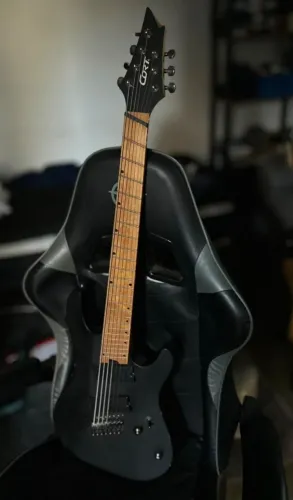 Guitarra 7 cordas Multi-scale Cort Kx307 (USADA)
