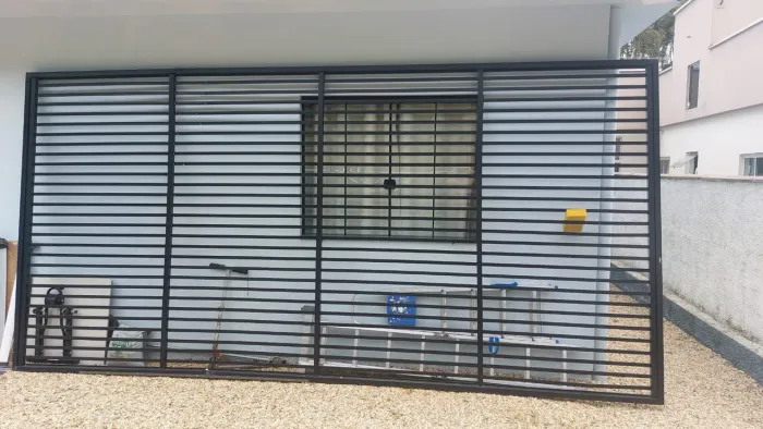 Portão de alumínio