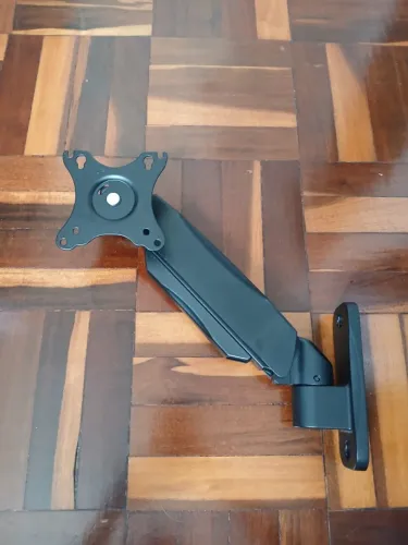 Suporte articulado para monitor de parede