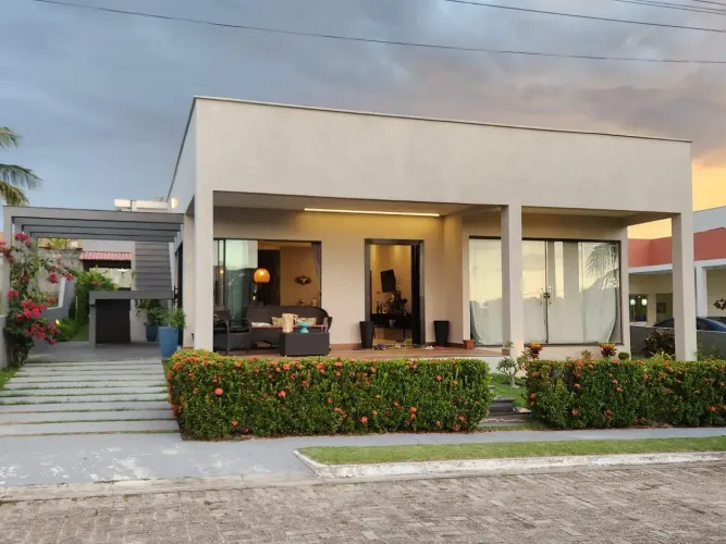 Condomínio Raízes | Pertinho do Atalaia: Casa de Luxo com 3 Suítes em Salinas