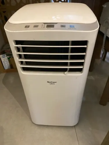 Ar-condicionado portátil 12.000 Btu?s com acessórios de utilização