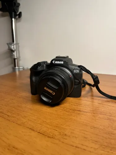 Câmera Cânon R50