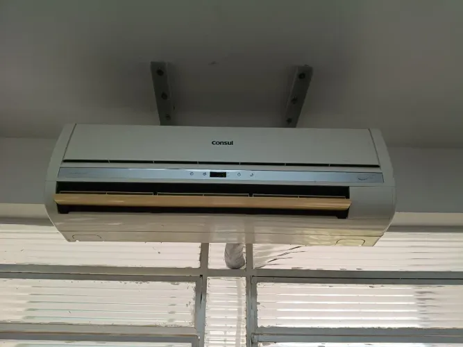 Ar condicionado Komeco e splinger 7500 BTUs 600 Reais Cada 1.300 Com a Instalação