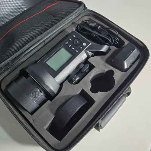 Flash Godox AD400Pro muito novo