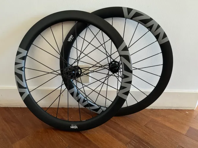 Roda Vzan 50mm road Carbono