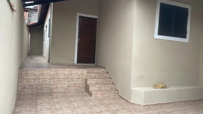 VENDE-SE LINDA CASA RECÉM REFORMADA EM JAMBEIRO