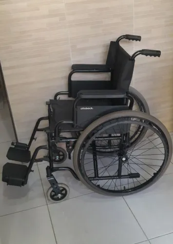 Cadeira de rodas em 399 reais no cartão