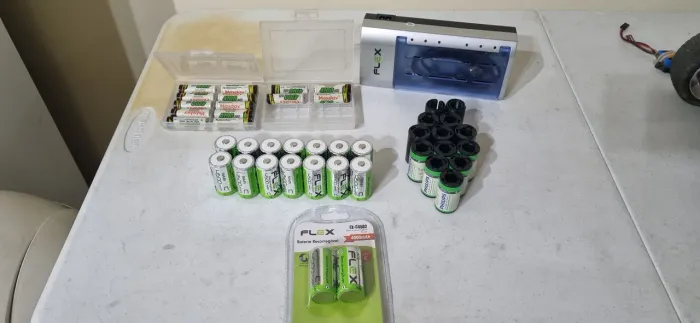 Lote de pilhas recarregáveis e carregador Flex