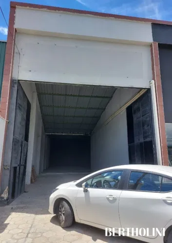 Galpão com 756 m² na Av principal em uma das regiões que mais cresce em Resende
