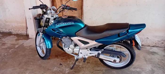 Vendo Twister 2003 é bom estado