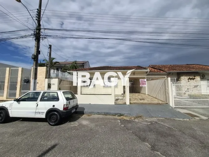 Excelente Casa 3 dormitório(s) em Forquilhas - São José