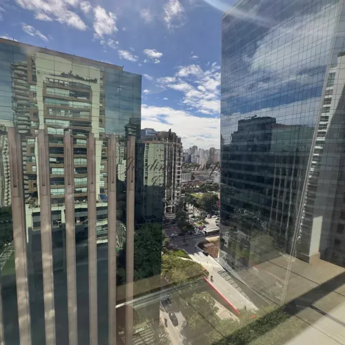 Apartamento no Itaim bibi a venda 200 m2 com 2 suítes, reformado 02 vagas