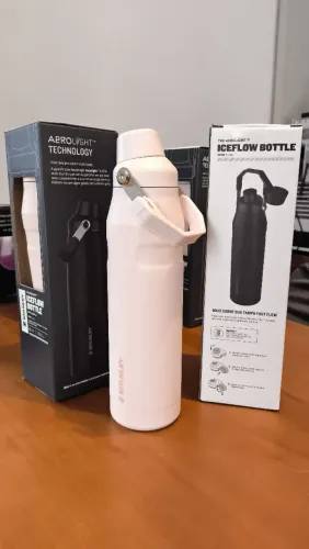 Garrafa Aerolight Stanley 1,1 L Rose Quartz | Garrafa Térmica a Vácuo, com Tampa Fast Flow