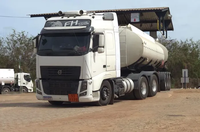 Fh 540 e carreta tanque 62 lts. Faturando!