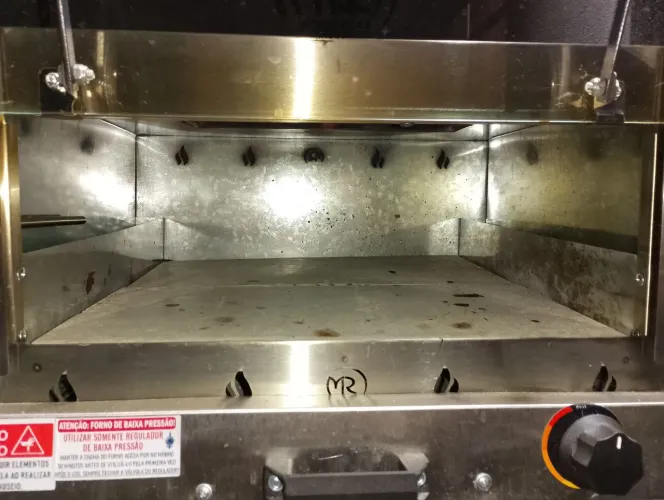 Forno de Pizza com gratinador 45x45cm