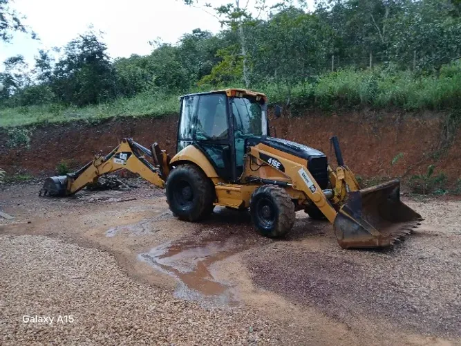 Retroescavadeira CAT416E