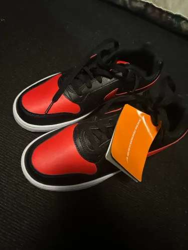 Tenis NIKE court borough low 2 TAM 39