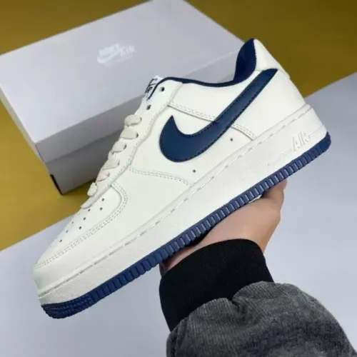 Nike Air Force 1 '07 - Branco/azul marino