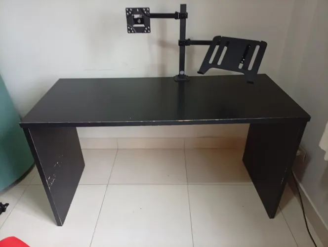 Mesa de escritório + Suporte p/ Monitor e Laptop 