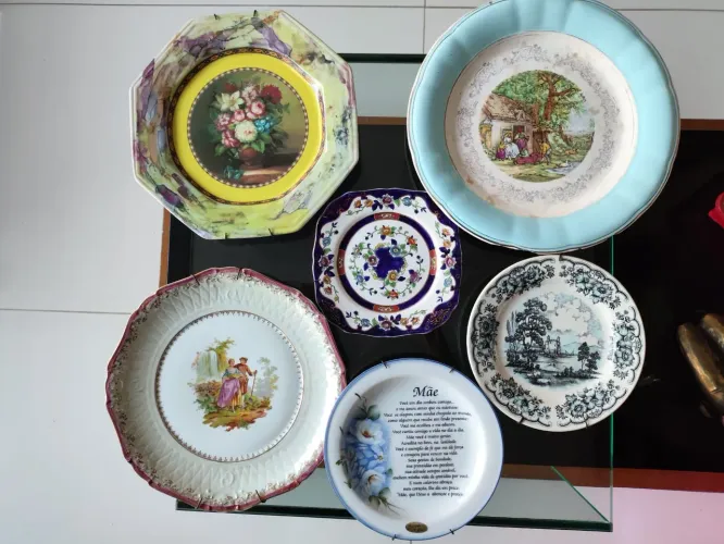 Lote 6 Pratos Decorativos Parede Vintage/Clássicos C/ Suportes