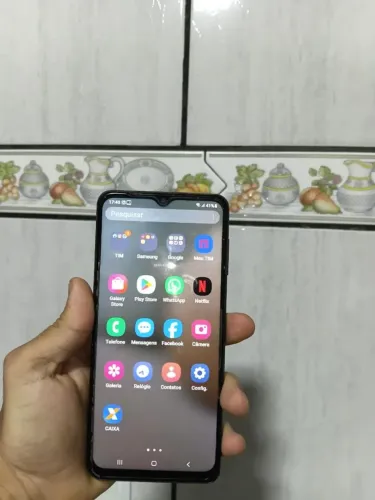 Celular seminovo com nota fiscal e caixinha 