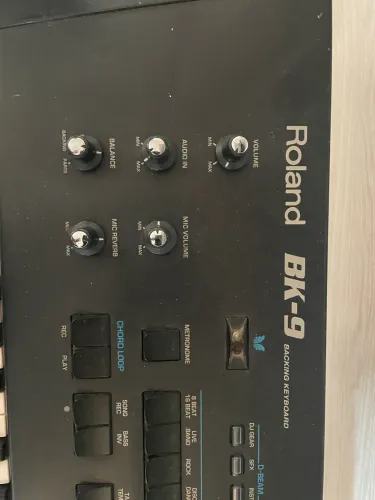 Teclado Roland BK9