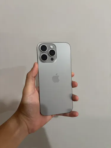 iPhone 16 Pro Max - 256GB / 94% de Bateria
