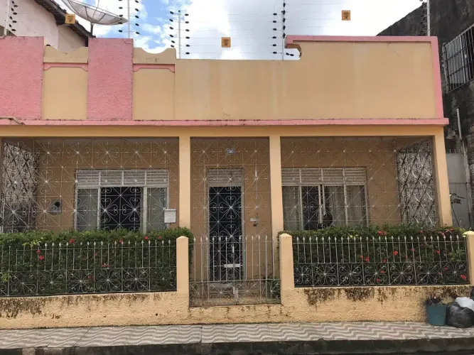 Casa em Cametá altos e baixos no bairro Brasília de 4 quartos sendo um suíte toda reformad