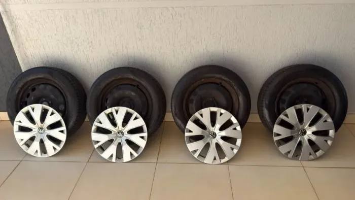JOGO DE RODAS FERRO ARO 16 COM PNEUS 205/60 R16
