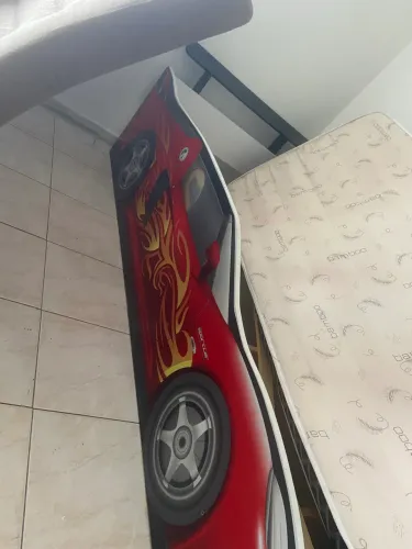 Vende-se cama de carro