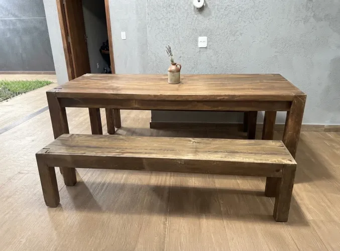 Mesa Madeira maciça desapego