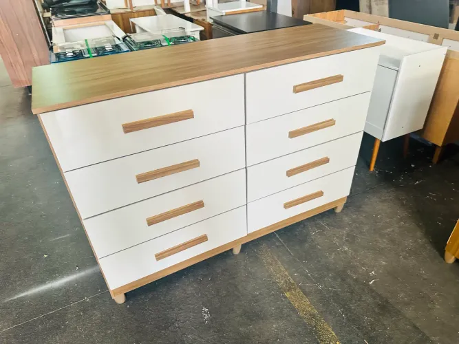 Cômoda com 8 gavetas / NOVO / entregamos