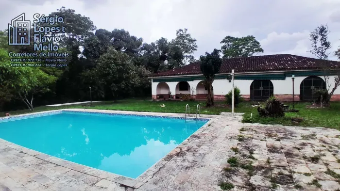 ITABORAÍ - Sitio 10,000m² com casa 4 quartos próximo ao Centro Cod(801IV)