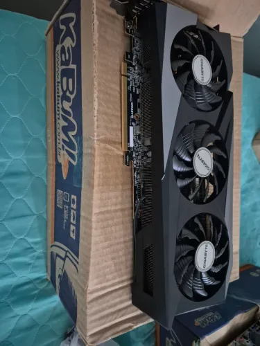 Placa de video rx 7600 gigabyte em perfeito estado