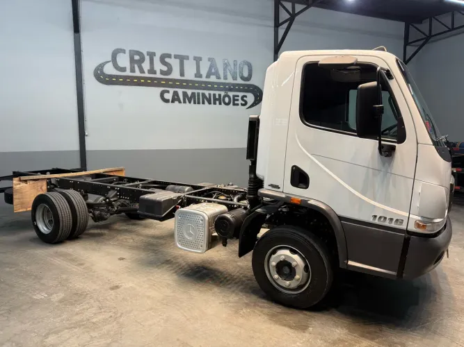 Mb 1016 Accelo apenas 21 mil km