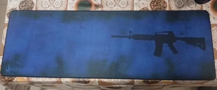Mouse pad Rise Mode M4 azul e preto 90x30, novo lacrado na caixa.