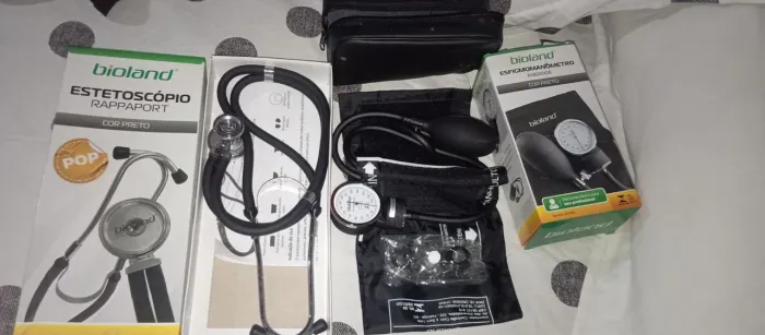 Kit estetoscópio+ aparelho de pressão novo com estojo