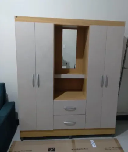 Guarda Roupa capelinha Córdoba 4 portas 
