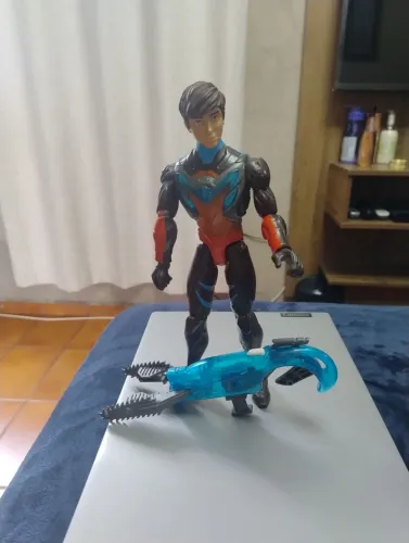 Boneco Max Steel