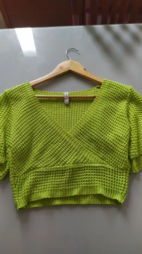 Blusa estilo cropped em linha BLUE streel Tam P