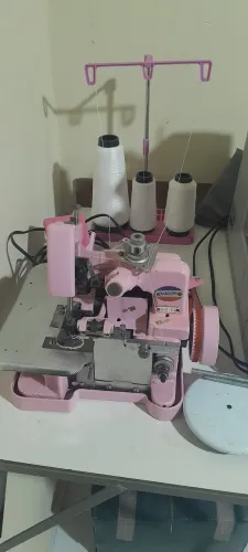 Maquina overloque chinesinha
